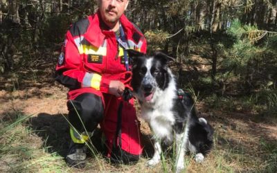 Border Collie Misha został pierwszym akcyjnym psem OPOLSARU, uzyskując w Pstrążu certyfikację specjalności terenowej klasy „1” PSP
