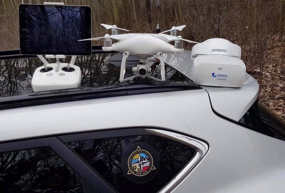 Pracę ratowników OPOLSARU wspomaga z powietrza dron DJI Phantom
