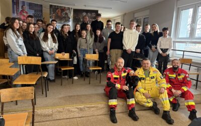 Szkolenie z zakresu pierwszej pomocy dla uczniów ZSZ Staszica w Opolu.